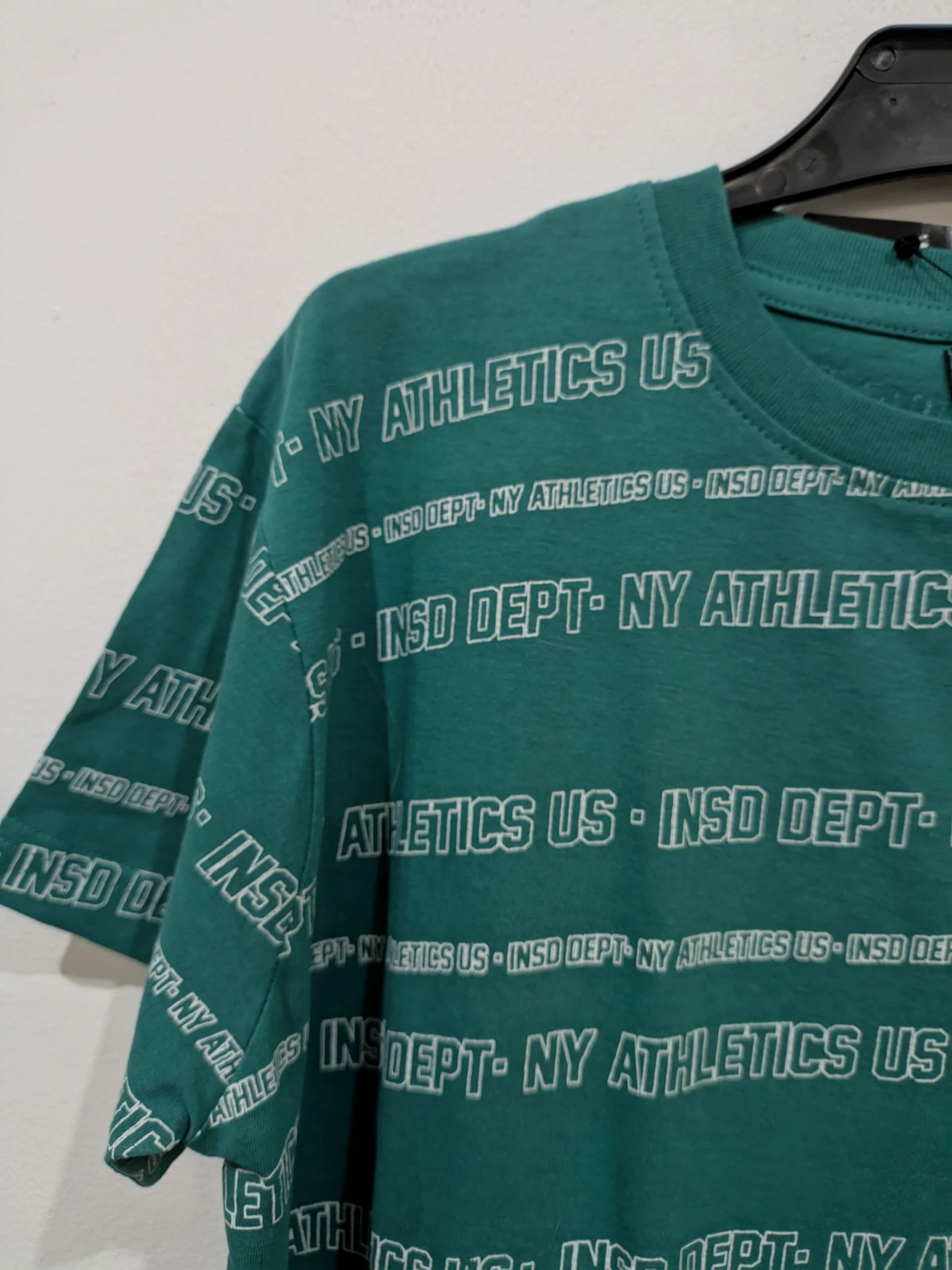 Camiseta casual de hombre en verde con estampado de texto gráfico talla XS  – photo 5
